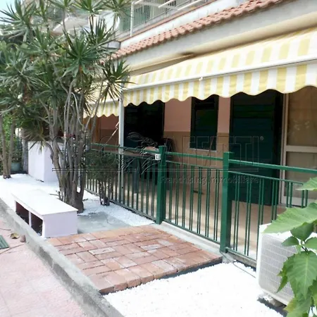 Casa Taormina Miranaxos Semesterbostad Giardini Naxos